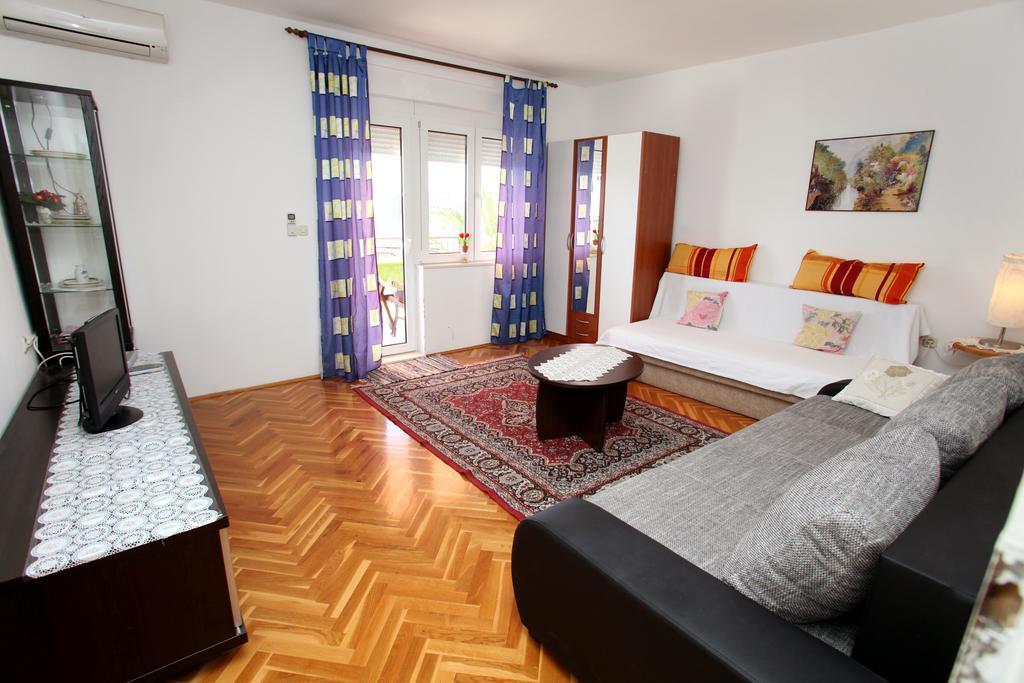 Apartments Jasmin โตรกีร์ ภายนอก รูปภาพ